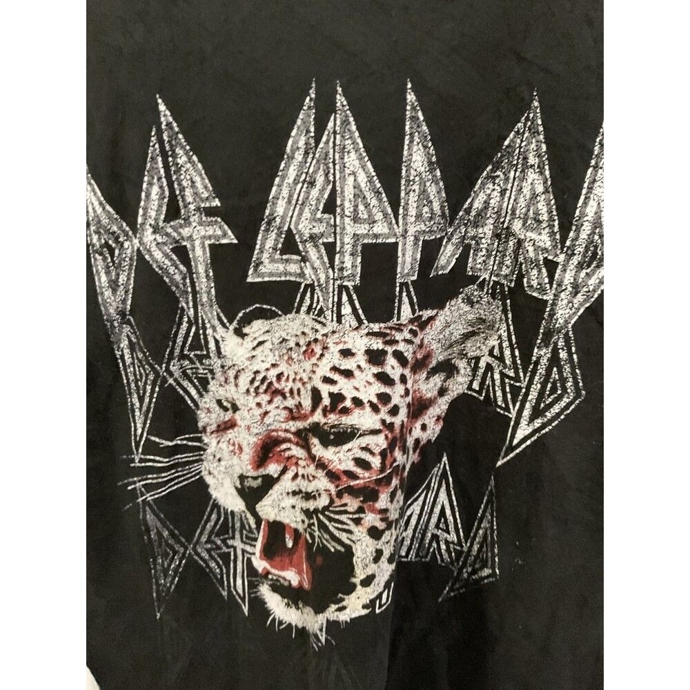 Def Leppard Graphic Band T-Shirt - Picture 4 of 4